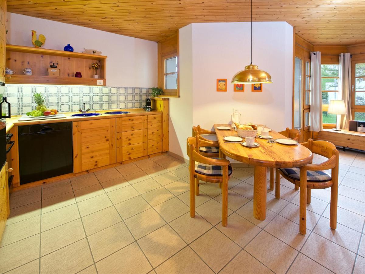 Schweizerhof Ferienwohnungen Lenzerheide 5 Bilik gambar